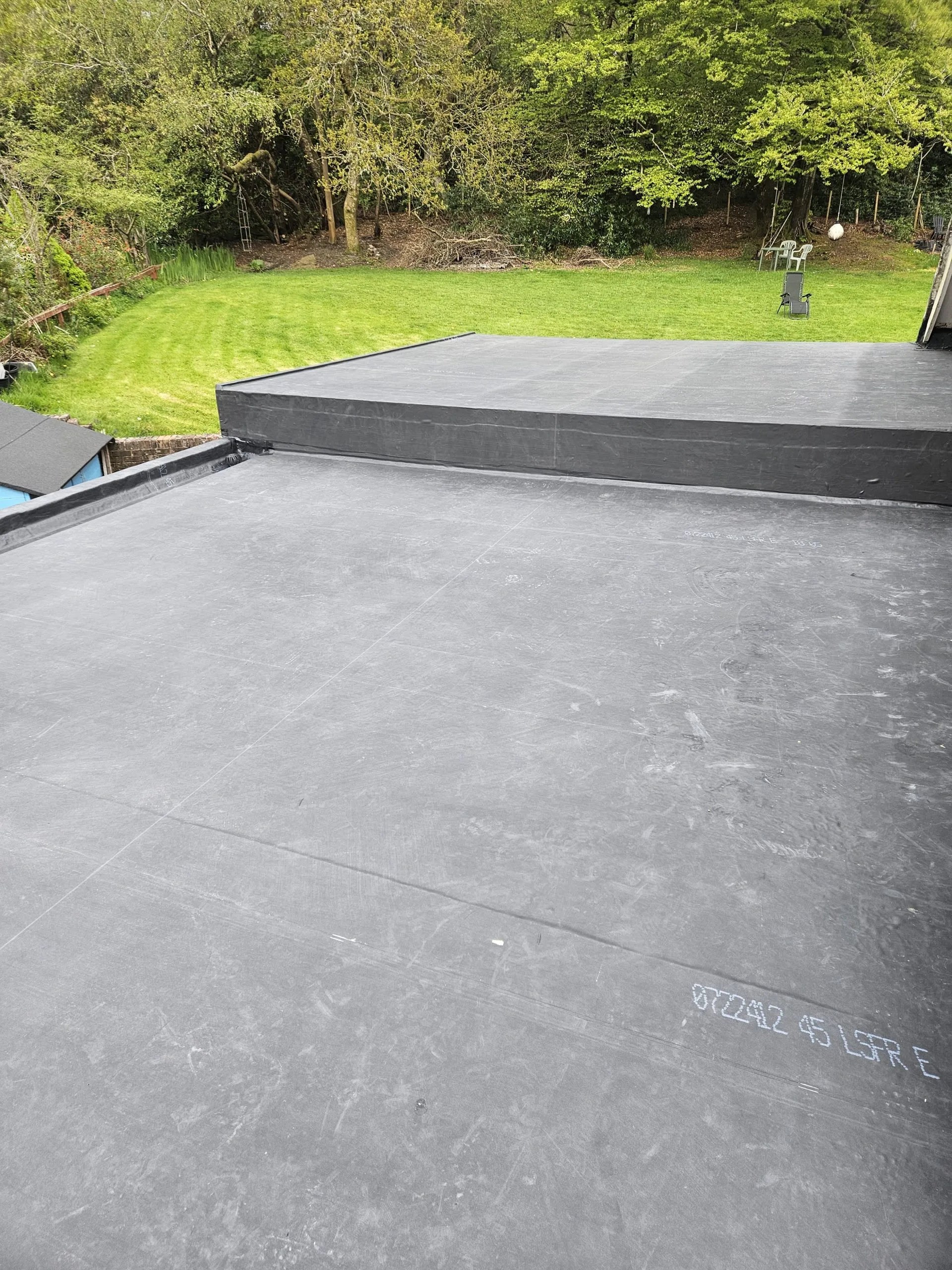 imgi_1_rubber-flat-roof-replacements-glasgow-scaled